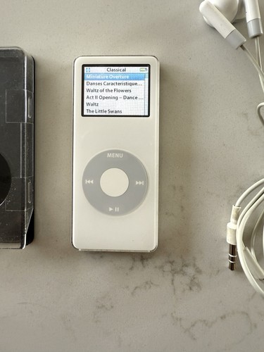 Apple iPod Nano 2GB Weiß Musik Player A1137 Bundle mit Ohrhörern und Hülle - Bild 3 von 17
