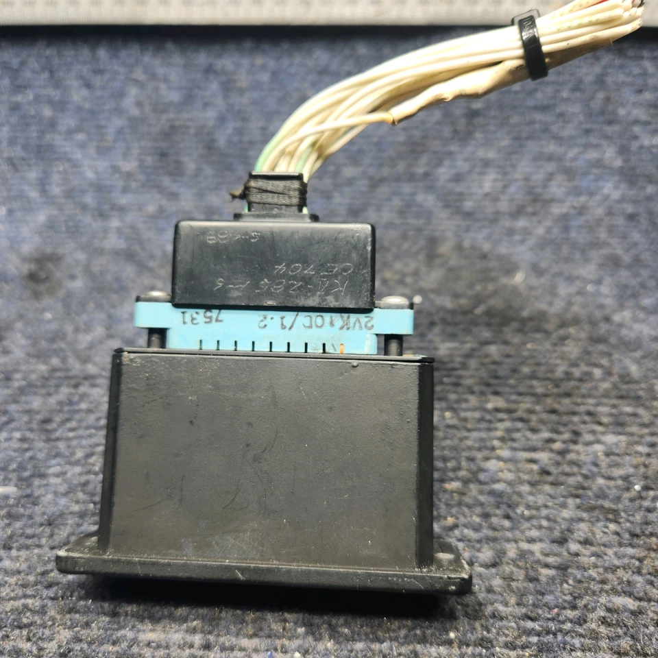 065-0032-00 | Bendix King | Beechcraft F33A | KA-285 ANNUNCIATOR PANEL VOLTS: 14 - Image 3 of 4