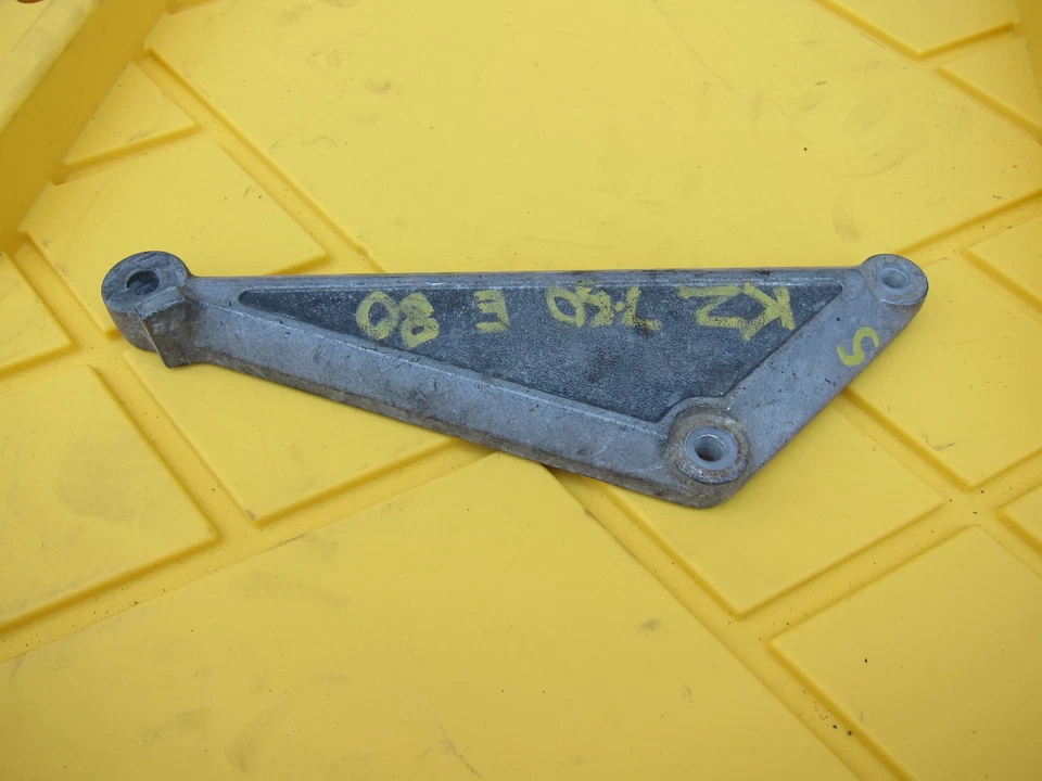 Kawasaki KZ750E 1981 estándar OEM reposapiés delantero soporte Foto 4 de 4