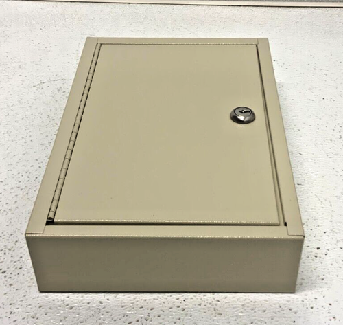 Uline H-1447 Keyed Locking Slotted 30 Key Cabinet w Tags Keys and Manual 63B - Picture 4 of 17