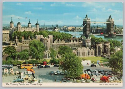 Foreign~London England~Tower Of London~Tower Bridge~River Thames~Continental PC
