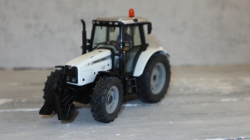 Traktor Massey Ferguson MF 5455 / 1 32 SIKU 3051 | Acquisti Online