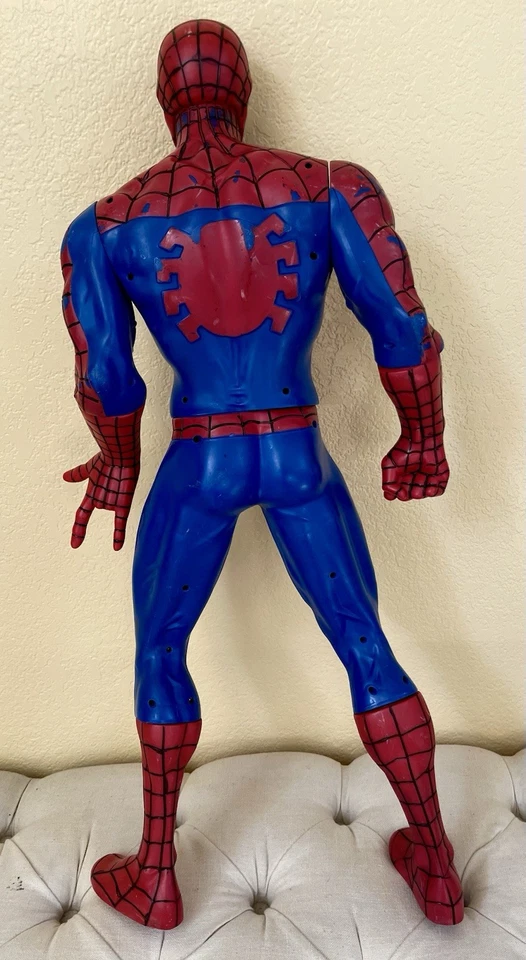 Figura de acción Marvel Spiderman 31 pulgadas posable grande 2013 Hasbro repintada  Foto 3 de 4