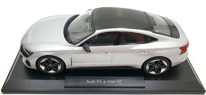 Norev 1/18 Scale Diecast 188381 - Audi RS e-tron GT 2021 - Silver - Image 3 of 4
