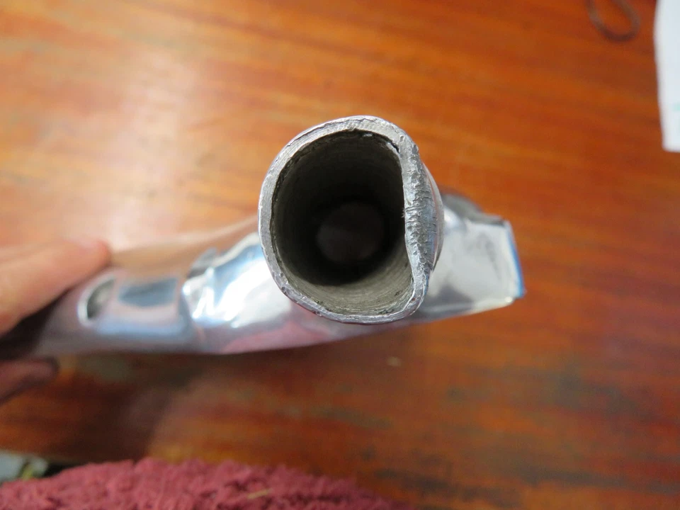 7321 - CUBIERTA DE DISTRIBUCIÓN NORTON 650 SS O ATLAS PARA ADAPTARSE A TUBERÍAS TRASERAS BARRIDAS CON MASA Foto 4 de 4