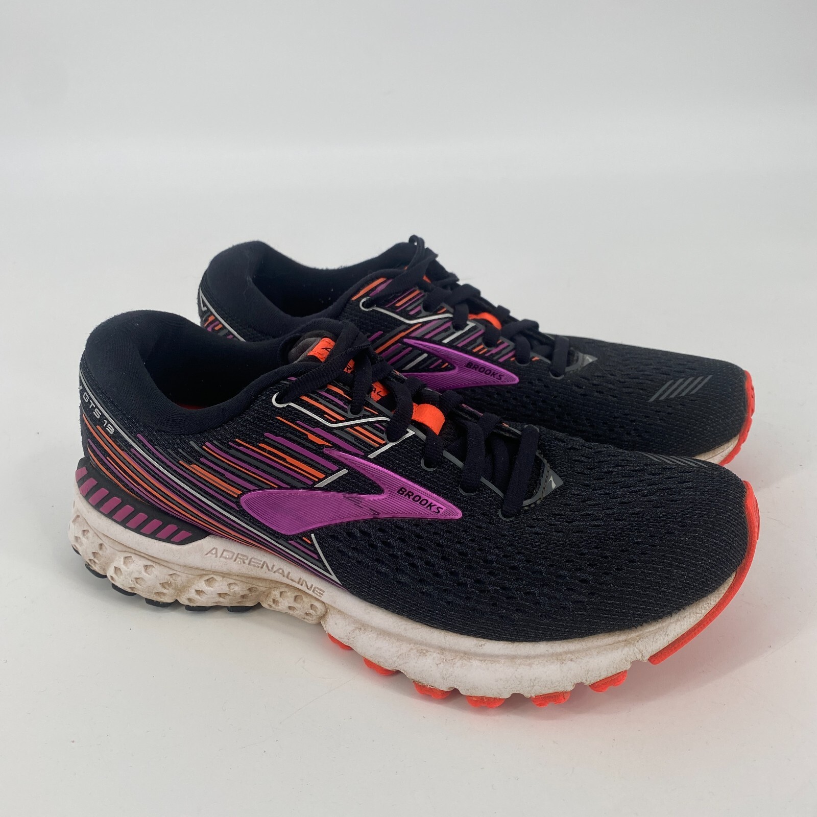 Brooks shoes womens 7 black adrenaline gts 19 running low top running
