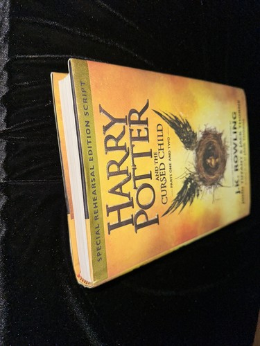 Daniel Radcliffe Signé Harry Potter Cursed Enfant Livre Hard Housse 1st Édition - Picture 10 of 12