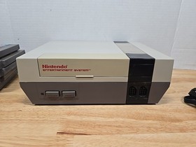 Nintendo NES Console 5 Games. Mario 1, 2, 3, Tetris Zapper New 72 Pin Connector 