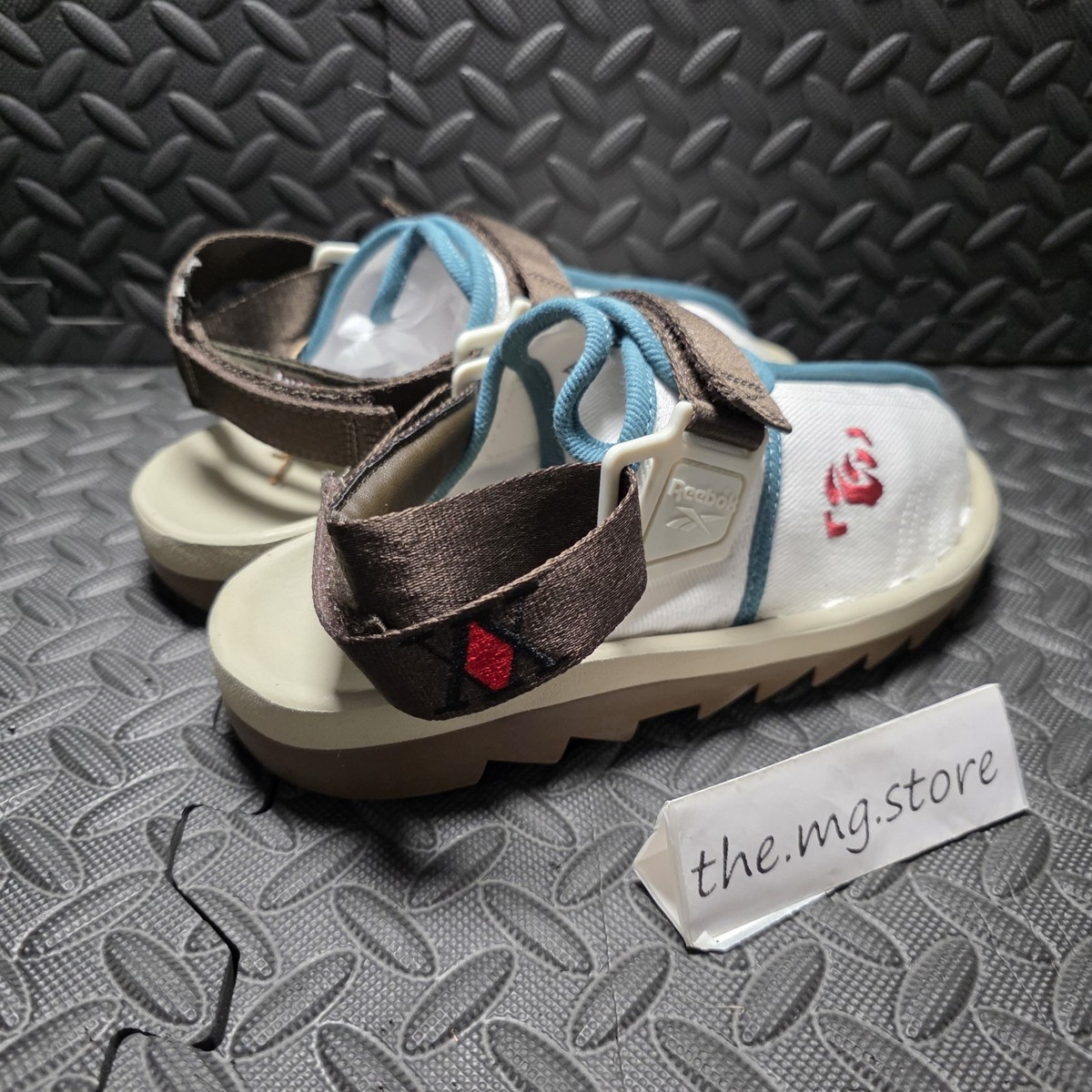 Reebok Hunter x Hunter Beatnik Sandal 'Netero' 100201777 Men's Sz