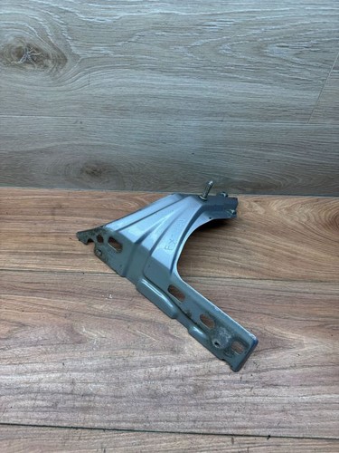 Volkswagen Touran I 2005 Halterung Kotflügel 1T0821135 OLO22414