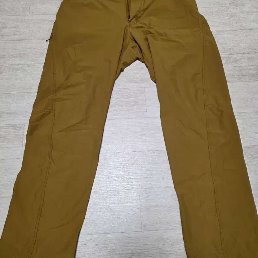 Arc'teryx Craston Pants, Dark Beige, Size 32, Pre-Owned thumbnail 5