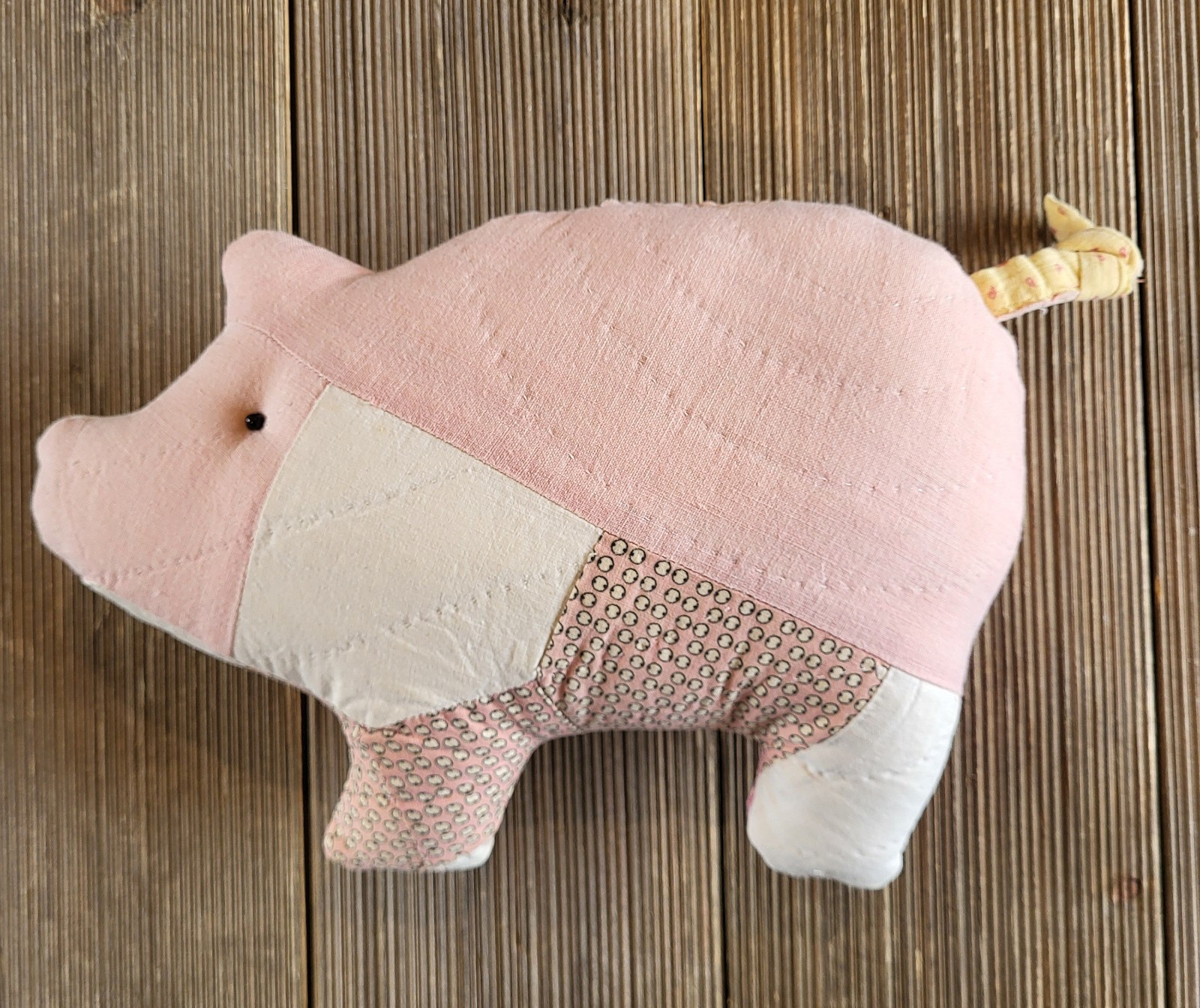 Primitive Quilted Pig-Vintage Quilt Pig-Farmhouse decor-repurposed quilt