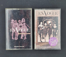 TESTED Set of 2 EN VOGUE Cassettes Funky Divas  Runaway Love FREE SHIPPING 