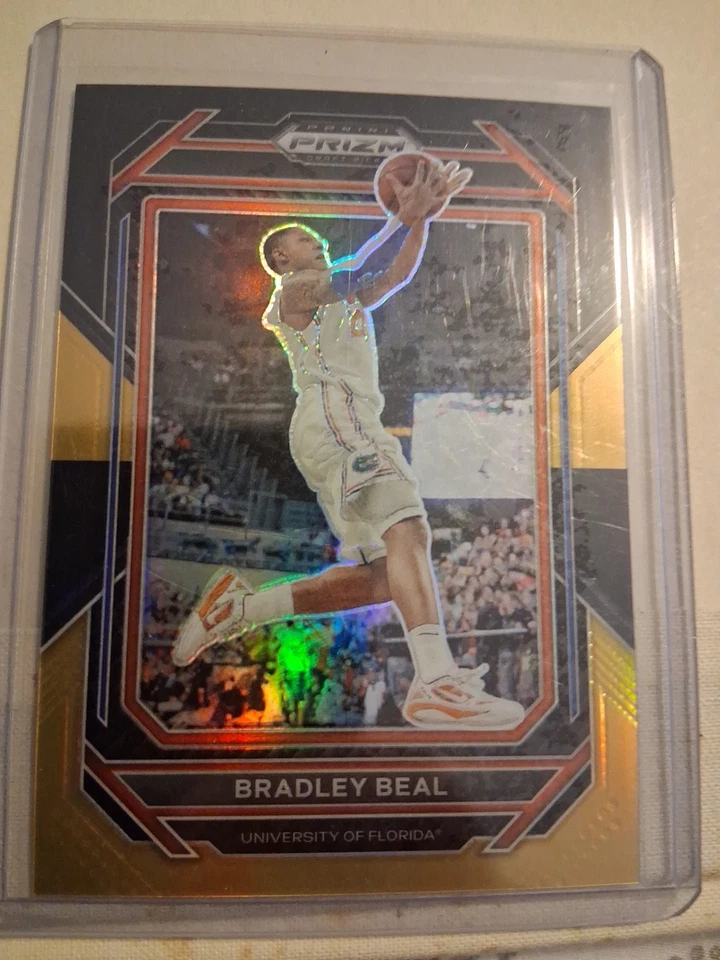 Selecciones del draft de baloncesto Panini Prizm 2023 Bradley Beal #64 negro dorado Prizm/5 Foto 2 de 2