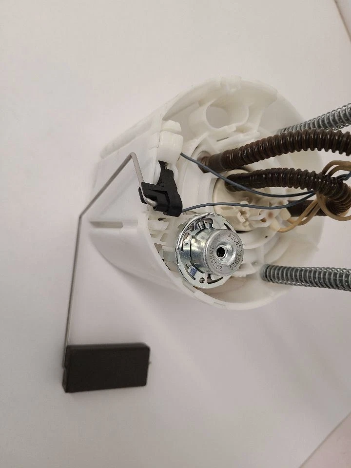 2014 2015 2016 2017 2018 GMC SIERRA 1500 PICKUP Fuel Pump Assembly Tank Mounted Foto 2 de 4