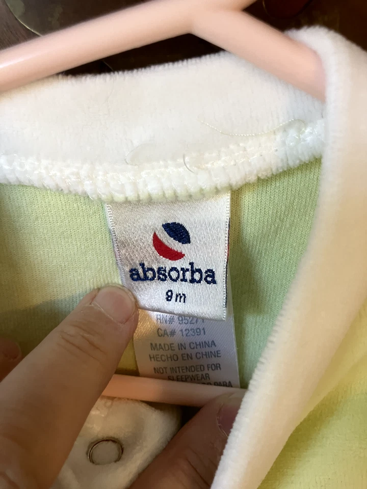 Absorba Infantil 9 Meses Terciopelo Una Pieza Rana Bordado Acogedor Foto 3 de 4