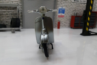 Vespa 150 Sportique 1/24 スケール Vespa 150 SPRINT 1965 1:18 Scale Scooter Model Supreme | eBay