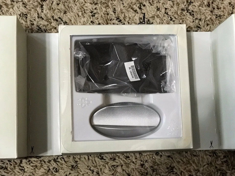 Used Navman iCN 550 Automotive Mountable GPS Receiver - Image 3 of 4