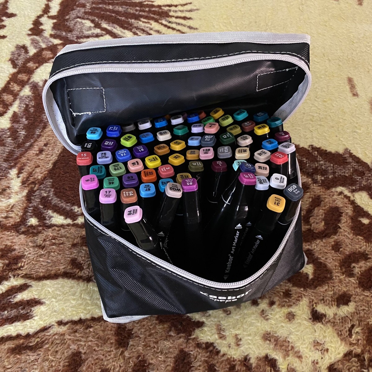 [美品] Marker Xコンプ18 Keebor 80 Colors Dual Tip Alcohol Based Art Markers Plus 1 Blender