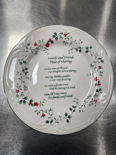 Pfaltzgraff Plate Of Sharing Platter Winterberry Christmas Family and Friends - Picture 5 of 6