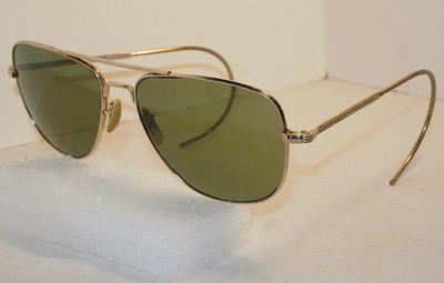 does wearing glasses improve eyesight