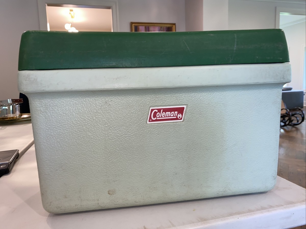 1972 Coleman Ice Chest Cooler 21”x13.5”x13” Green Mint Green