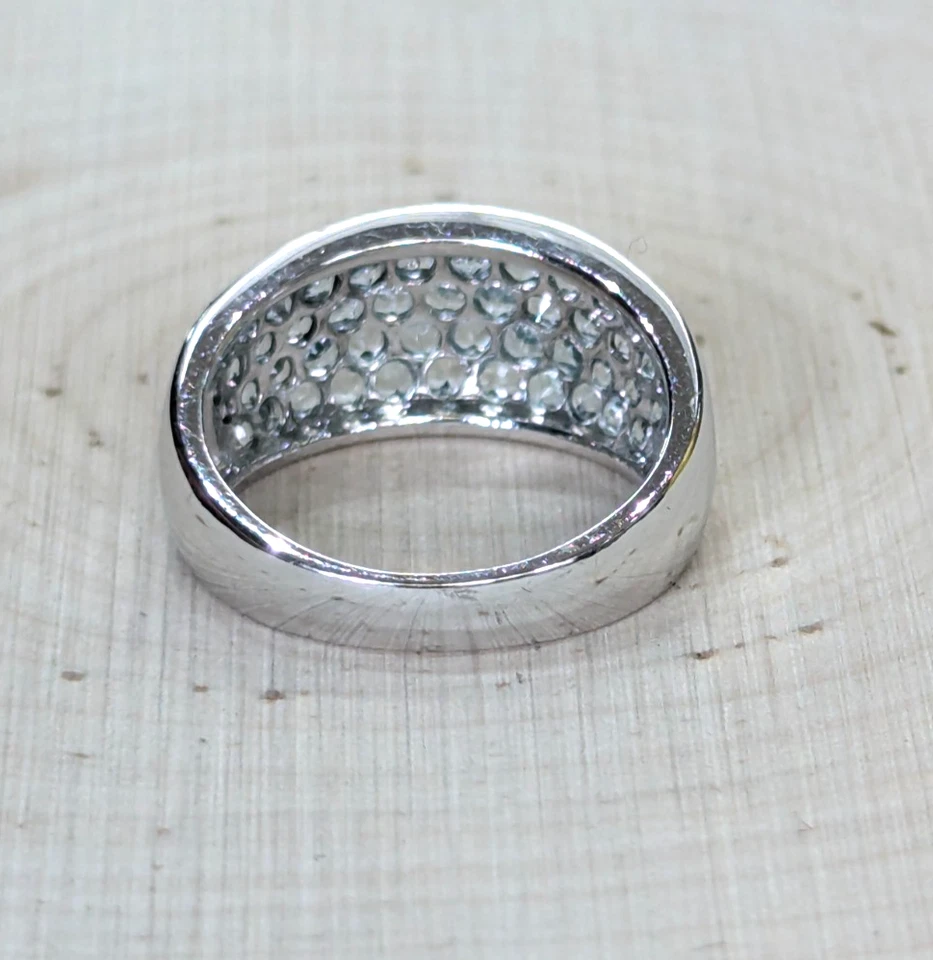 Anillo de oro blanco de 9 quilates piedras de topacio racimo ancho completo anillo con sello del Reino Unido talla R Foto 3 de 4