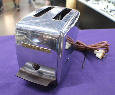 Vintage ToastMaster Super Deluxe Automatic Pop Up Toaster Model 1B16