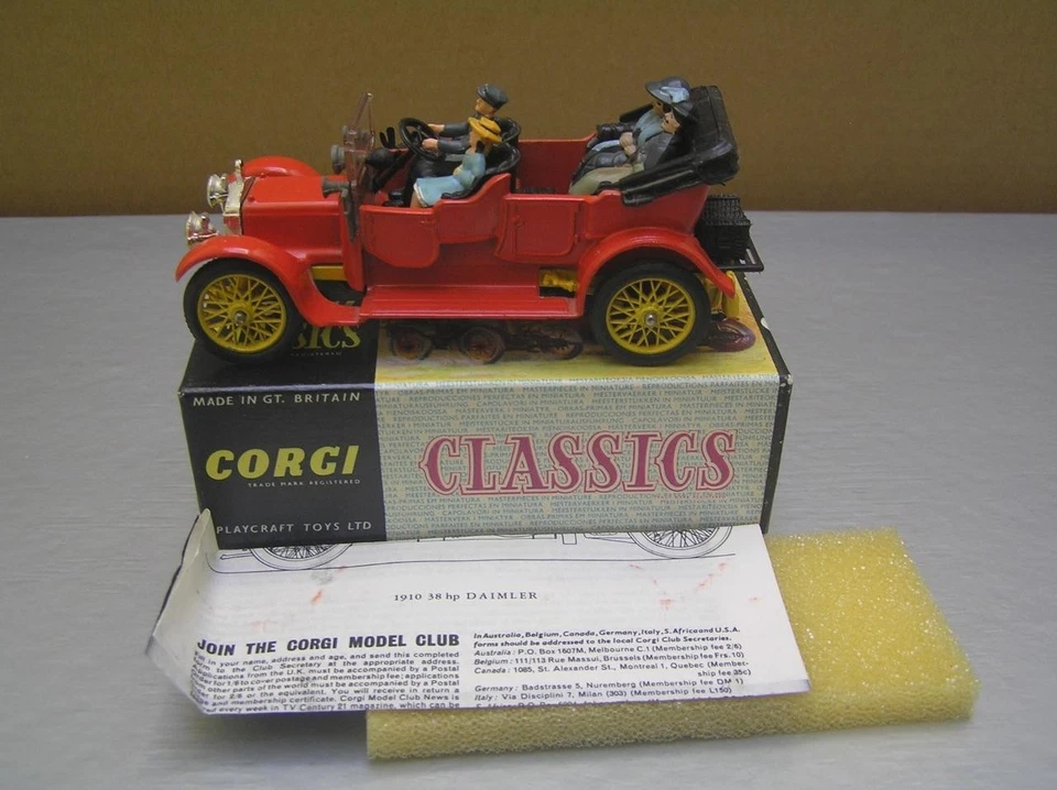 Corgi Classics 9021 1910 Daimler with 4 figures Mint in Box MIB - Image 2 of 4