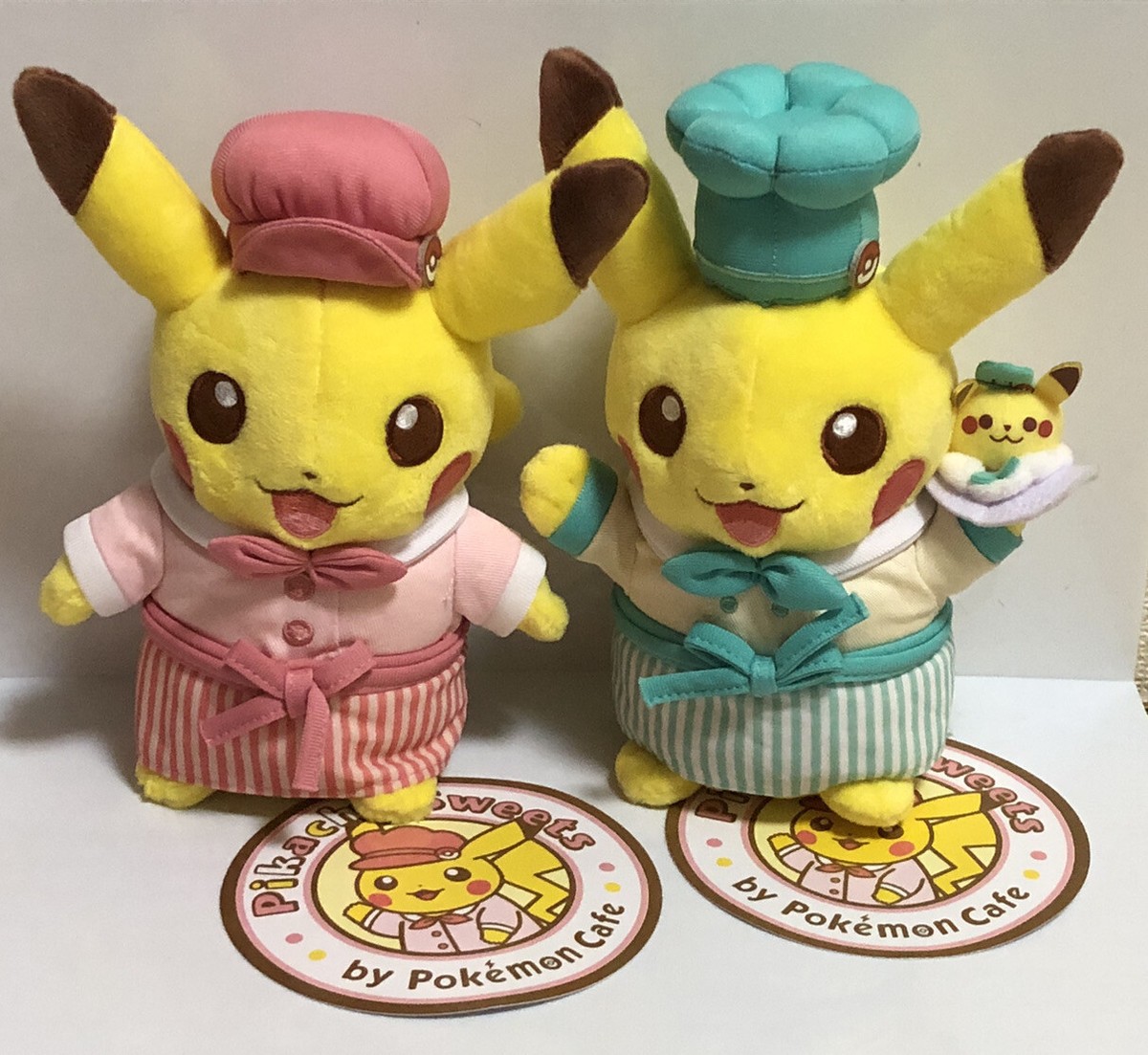 マスコット Pikachu Sweets Pokémon Cafe s-l400.jpg