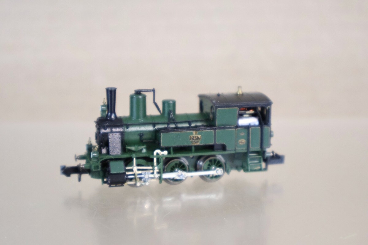 Minitrix 11012 K.Bay Sts 0-6-0 Br DII Locomotive 2417 Coach Minitrix 11012 K.Bay Sts 0-6-0 Br DII Locomotive 2417 Coach