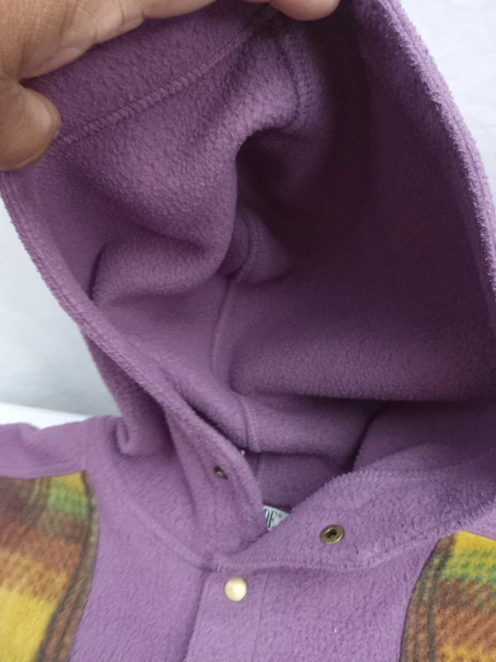 Sudadera con capucha vintage de los años 80 con código postal para mujer M polar púrpura a cuadros bordado logotipo trasero  Foto 4 de 4