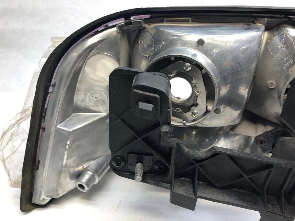 GMC Jimmy Sonoma 1998-2005 lado del conductor faro izquierdo con luz antiniebla nuevo mercado de accesorios Foto 3 de 4