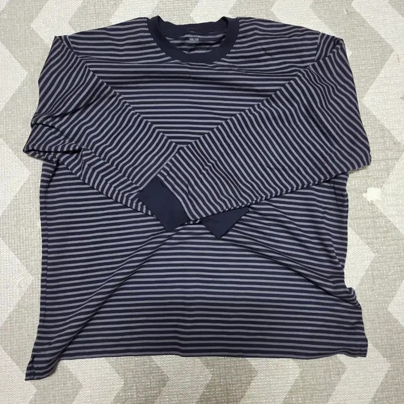 Unisex Airism Striped Long Sleeve T-Shirt - Pre-Owned thumbnail 2