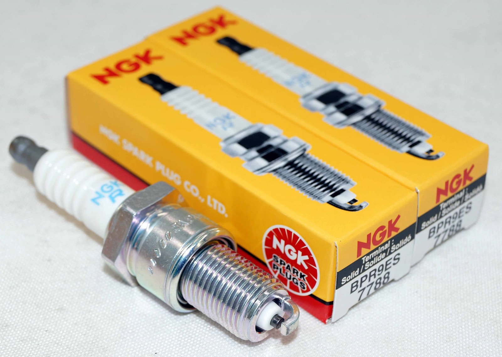 NGK SPARK PLUG SET - 708.01.04 - BPR9ES 7788 - Set 2 pieces - 