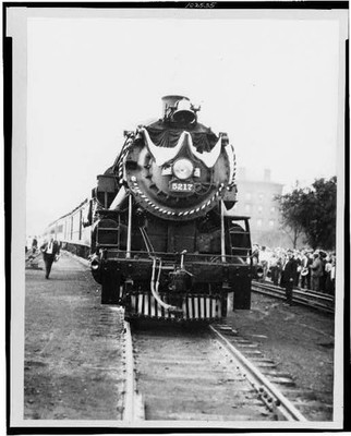 President Warren Harding, funeral train, city, crowd, people, watch, burial,