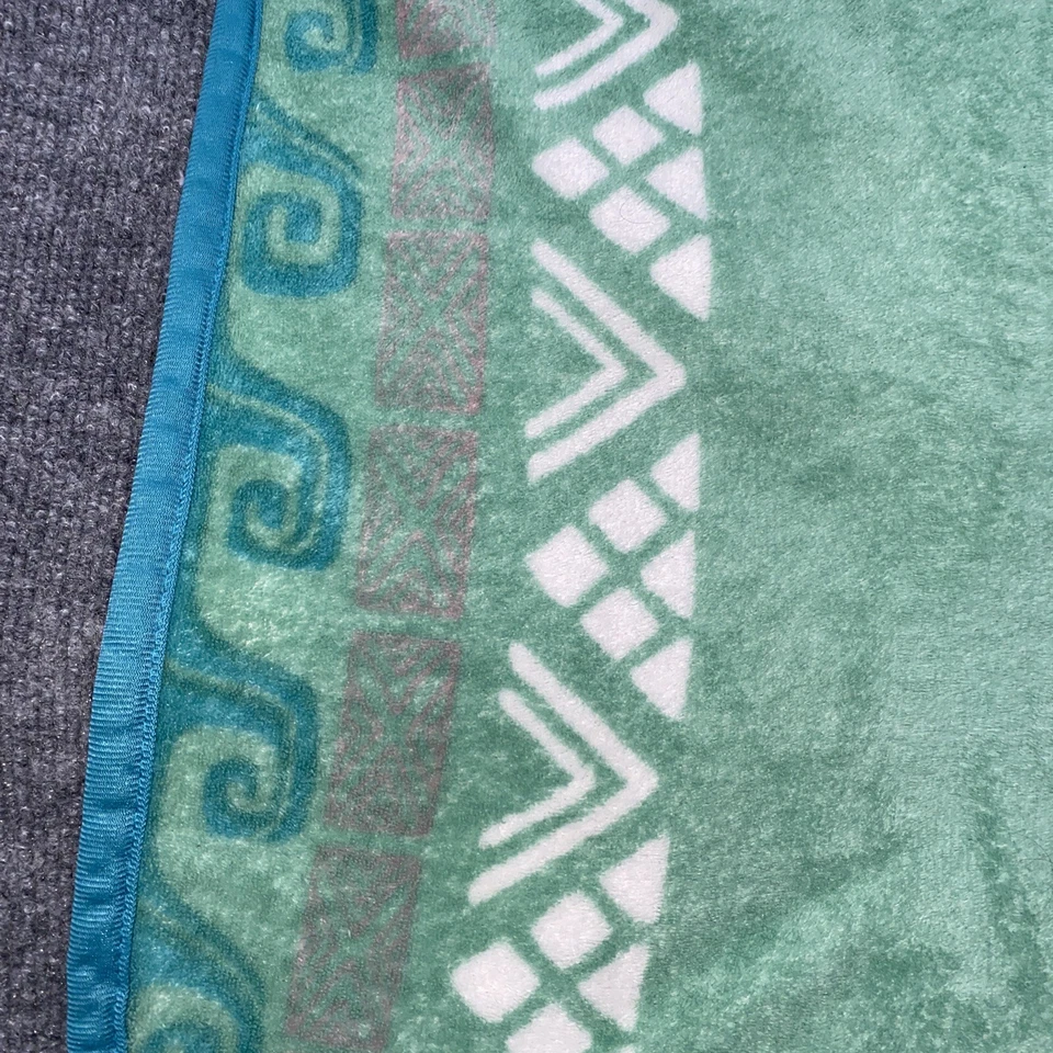 Manta Moana Disney Verde Azul Cerdo Vellón Hawaiano Foto 4 de 4