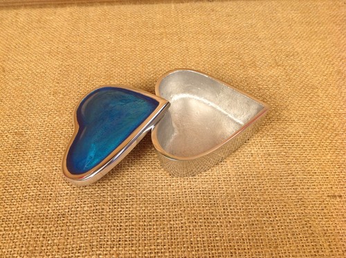 Decorative Blue enamel Heart shaped polished Aluminium Trinket pill box - Picture 4 of 15