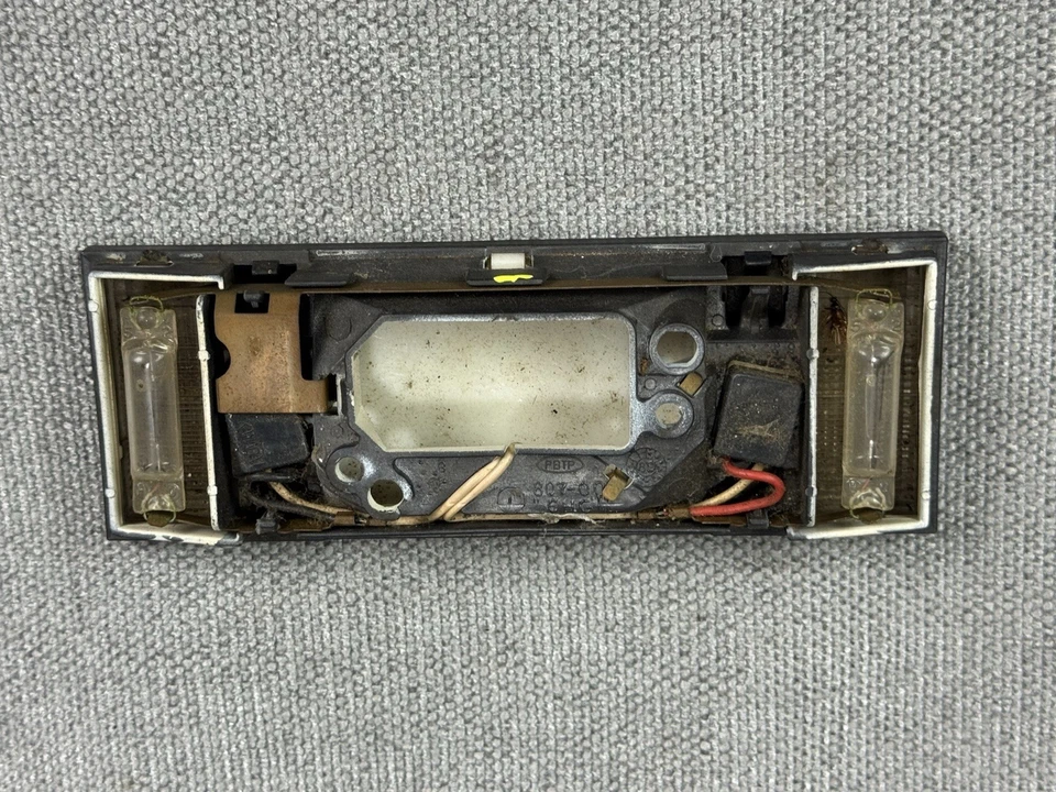 1988-1998 Chevrolet C1500 (OBS) купольный фонарь с объективом (GMC C/K 1500, Suburban) - Изображение 2 из 4