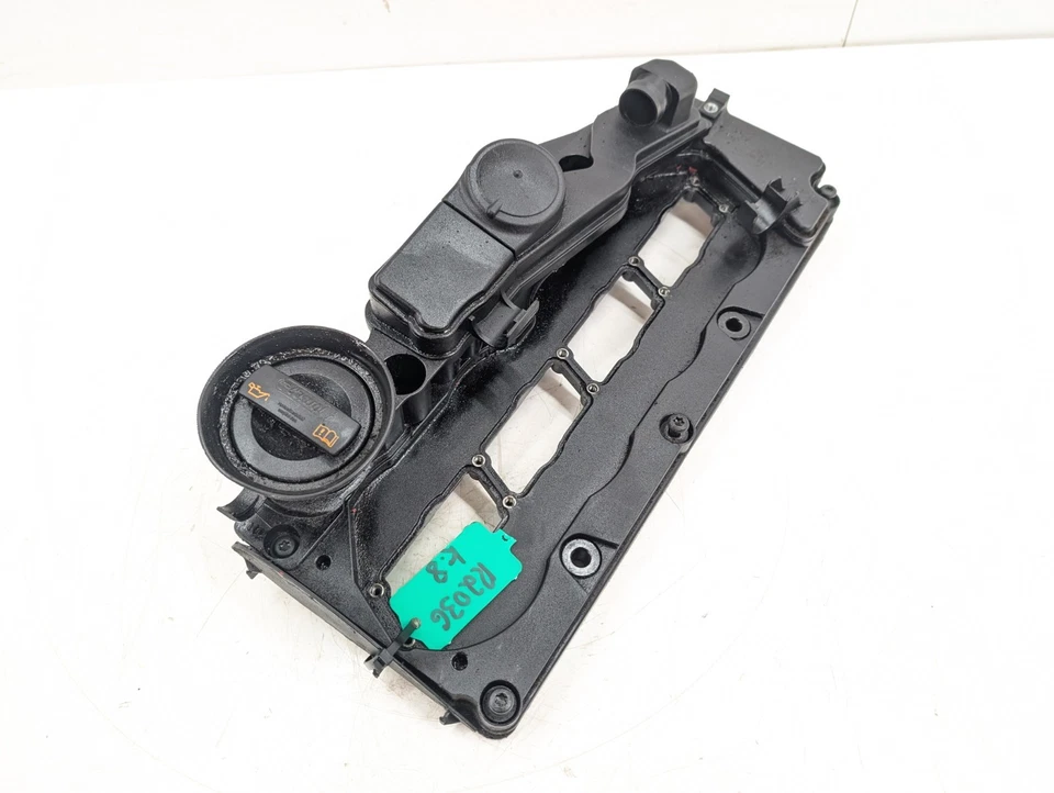 AUDI Q5 8R MK1 ROCKER VALVE COVER 2.0 TDI DIESEL 03L103469L 2009 - Image 2 of 4