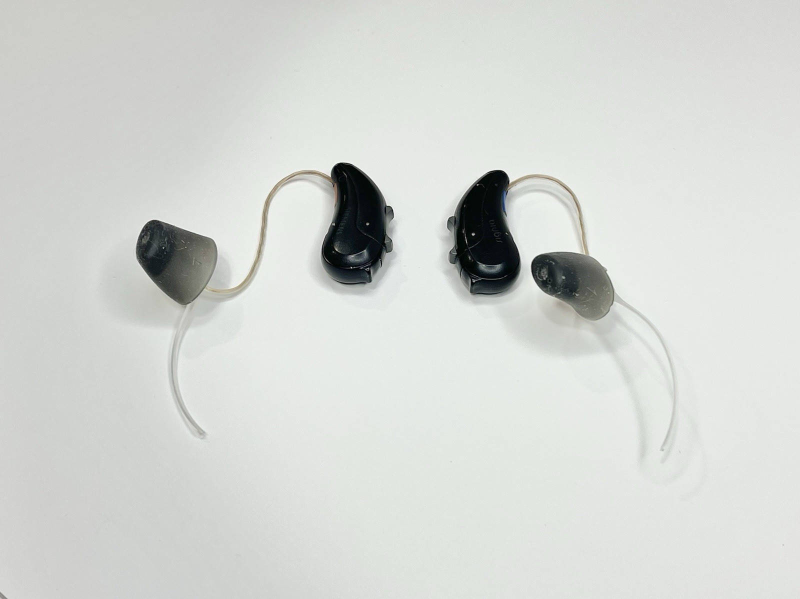 Affordable Hearing Aid Program Transforms Lives In Chattanooga 13 Signia Siemans Pure Hearing Aids (Pair) Tested, Working - Black 0123 Behind Ear