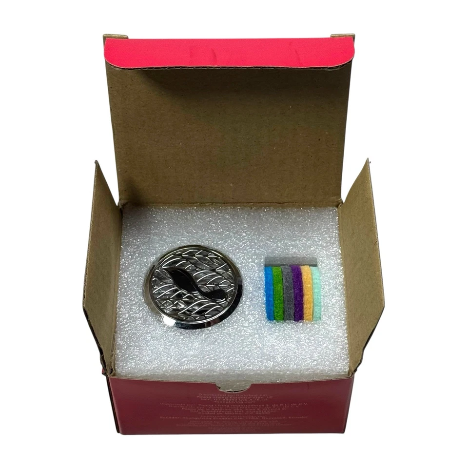 Difusor de ventilación para automóvil Young Living - plateado/gris + 6 almohadillas para aceites esenciales NUEVO Foto 3 de 4