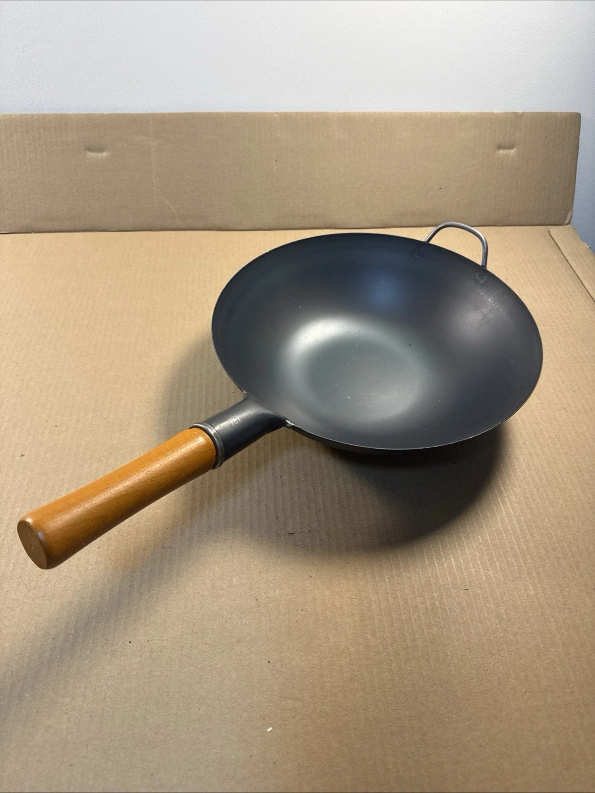 YOSUKATA Black Carbon Steel Wok Flat Bottom Pan Pre-Seasoned 13.5"/34cm