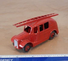 VINTAGE DINKY TOYS STREAMLINED FIRE ENGINE #250, MADE IN ENGLAND BY MECCANO