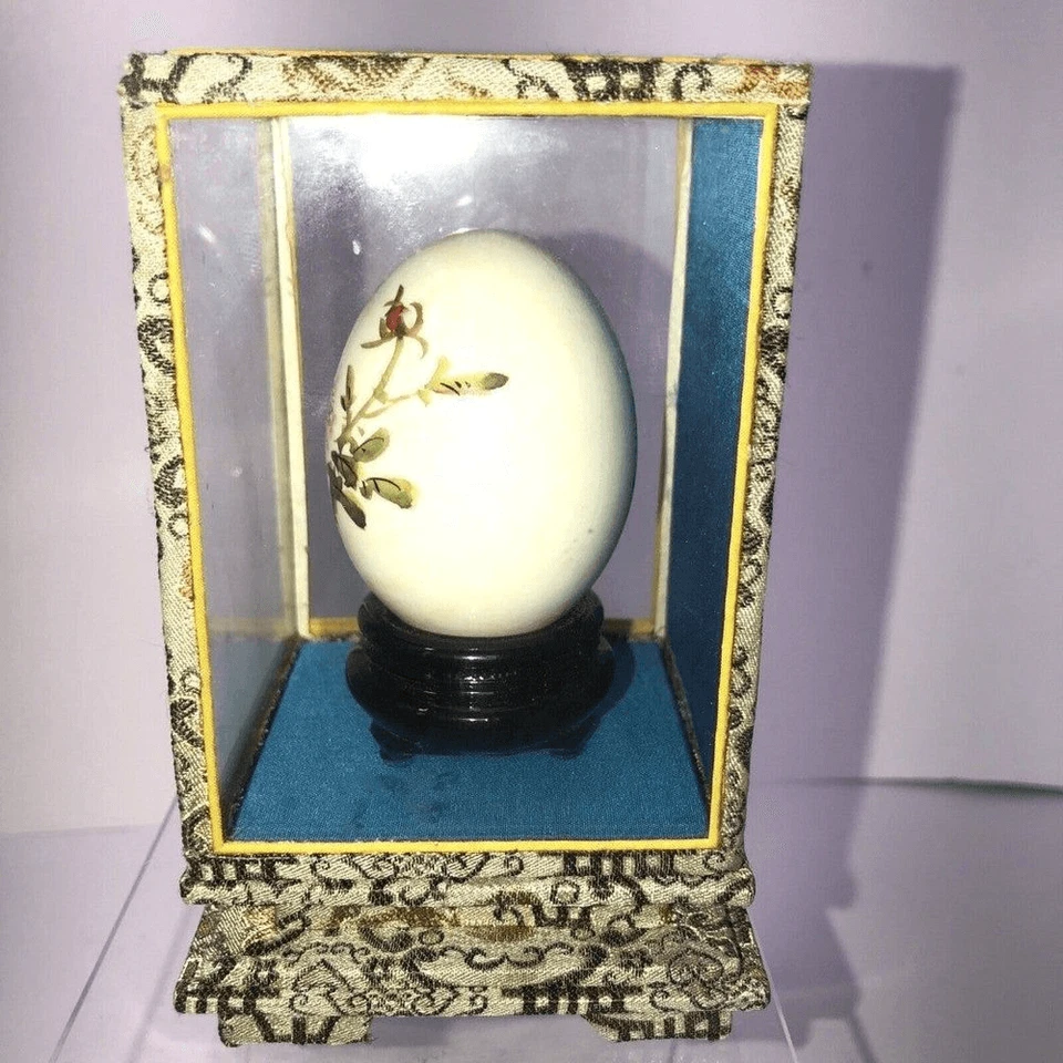 Chinese Hand Painted Egg Asian floral with bees and glass box 3x4 1982 - Image 2 of 4