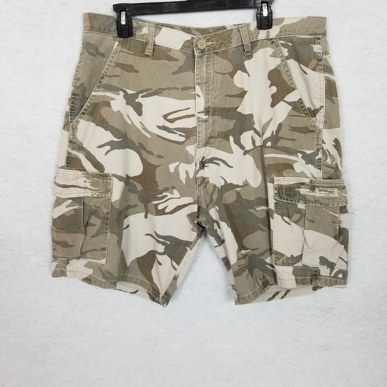 WRANGLER Men's Camo Print Cargo Shorts Brown Gray Size 36 (measures 38