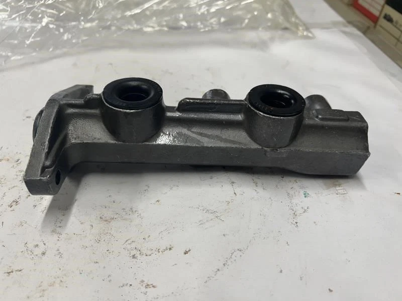 Cilindro maestro de freno para Dodge Shadow Plymouth Sundance Chrysler 1983-1994 Foto 2 de 3