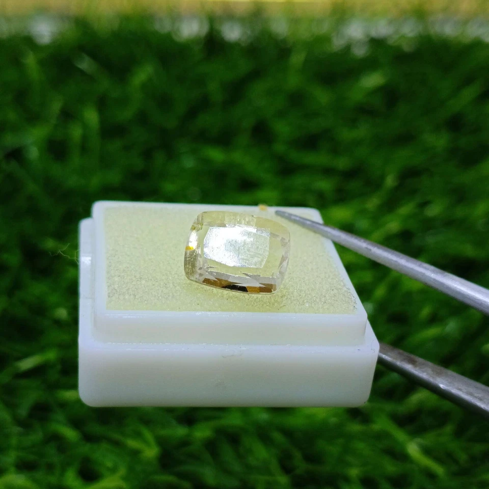 3.7 Carats Cusion Cut Loop Clean Light Yellow Natural Scapolite Gemstone - Image 4 of 4