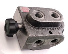 VA DS08BK - Brand Hydraulics Double Selector Valve #8 ORB - Knob Operated