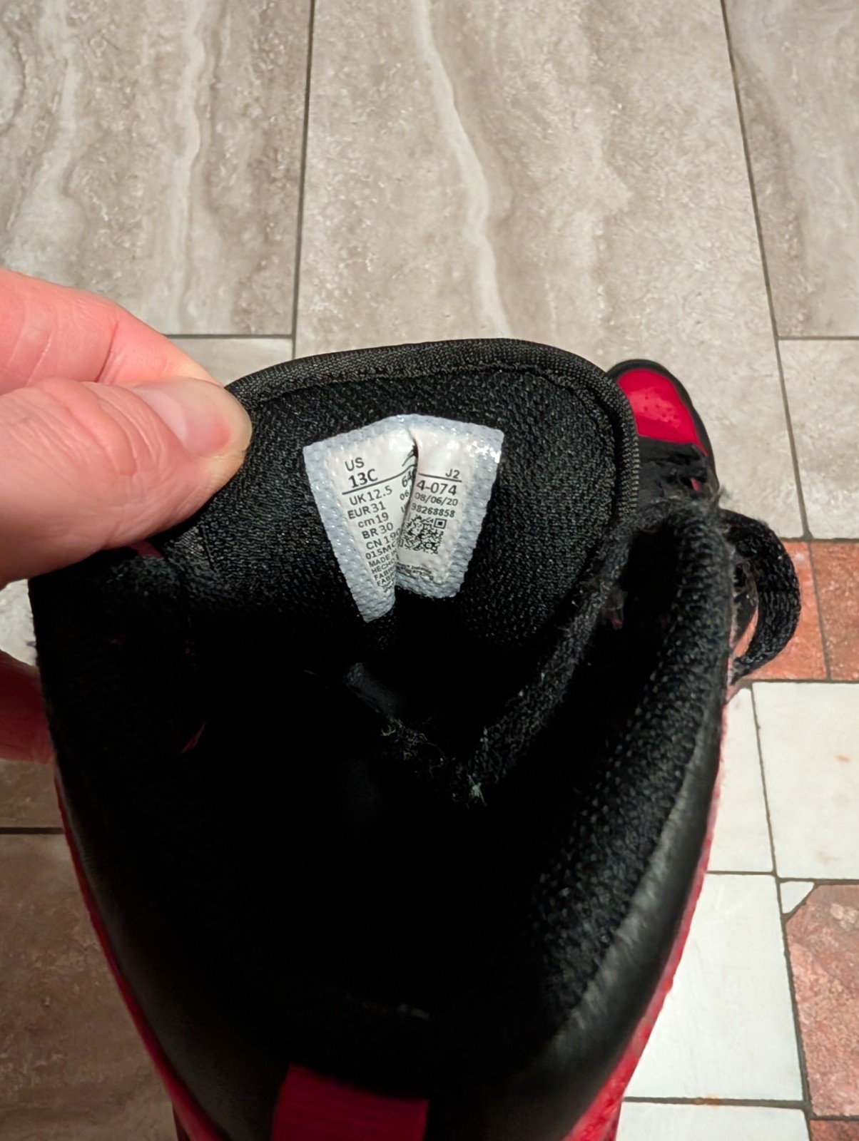 Air Jordan 1 Mid Red and Black  'Banned' Toddler 13c Mid Top Sneaker  thumbnail 5